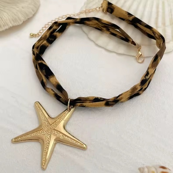 Zara Jewelry - Zara Gold and Black Starfish Necklace